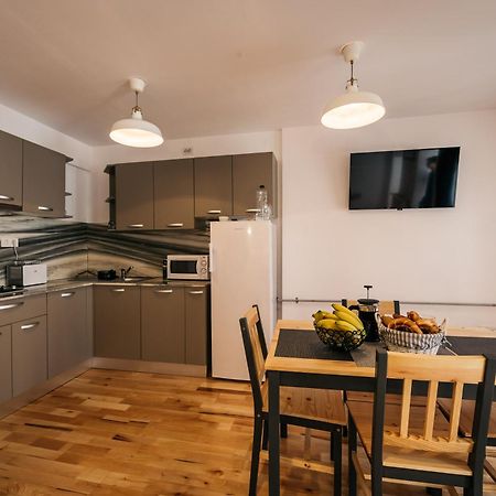 Yellowboot Aparthotel Sibiu Bagian luar foto