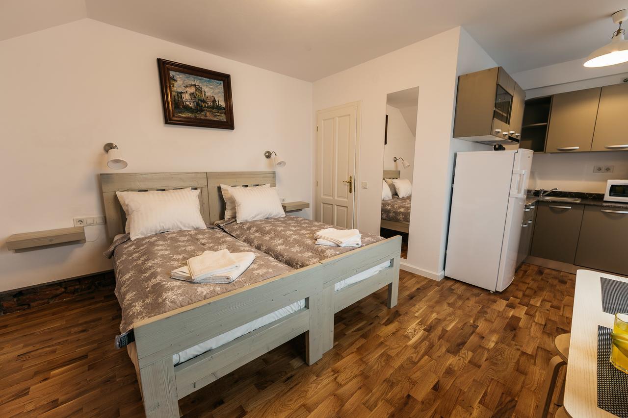 Yellowboot Aparthotel Sibiu Bagian luar foto