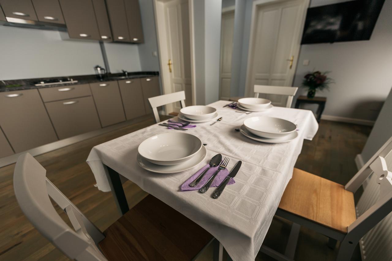 Yellowboot Aparthotel Sibiu Bagian luar foto