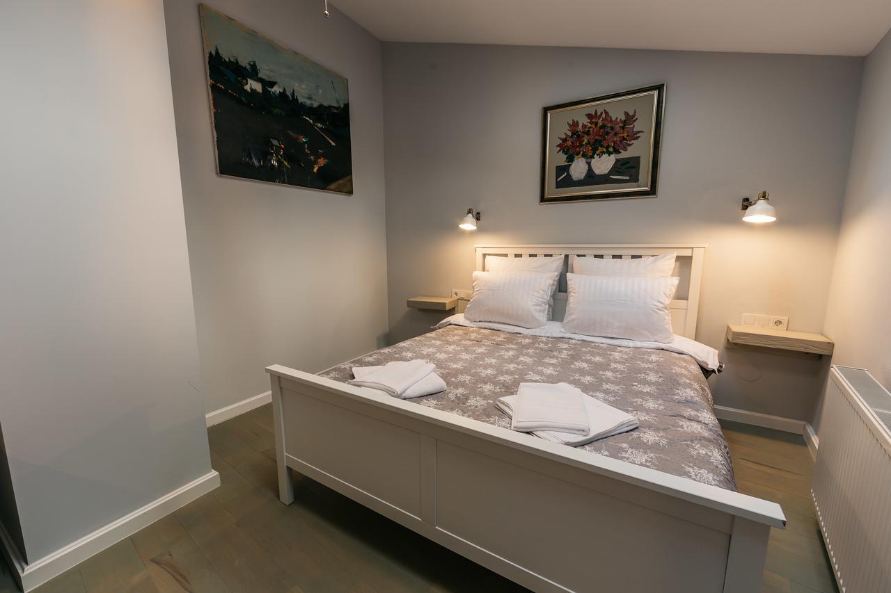 Yellowboot Aparthotel Sibiu Bagian luar foto