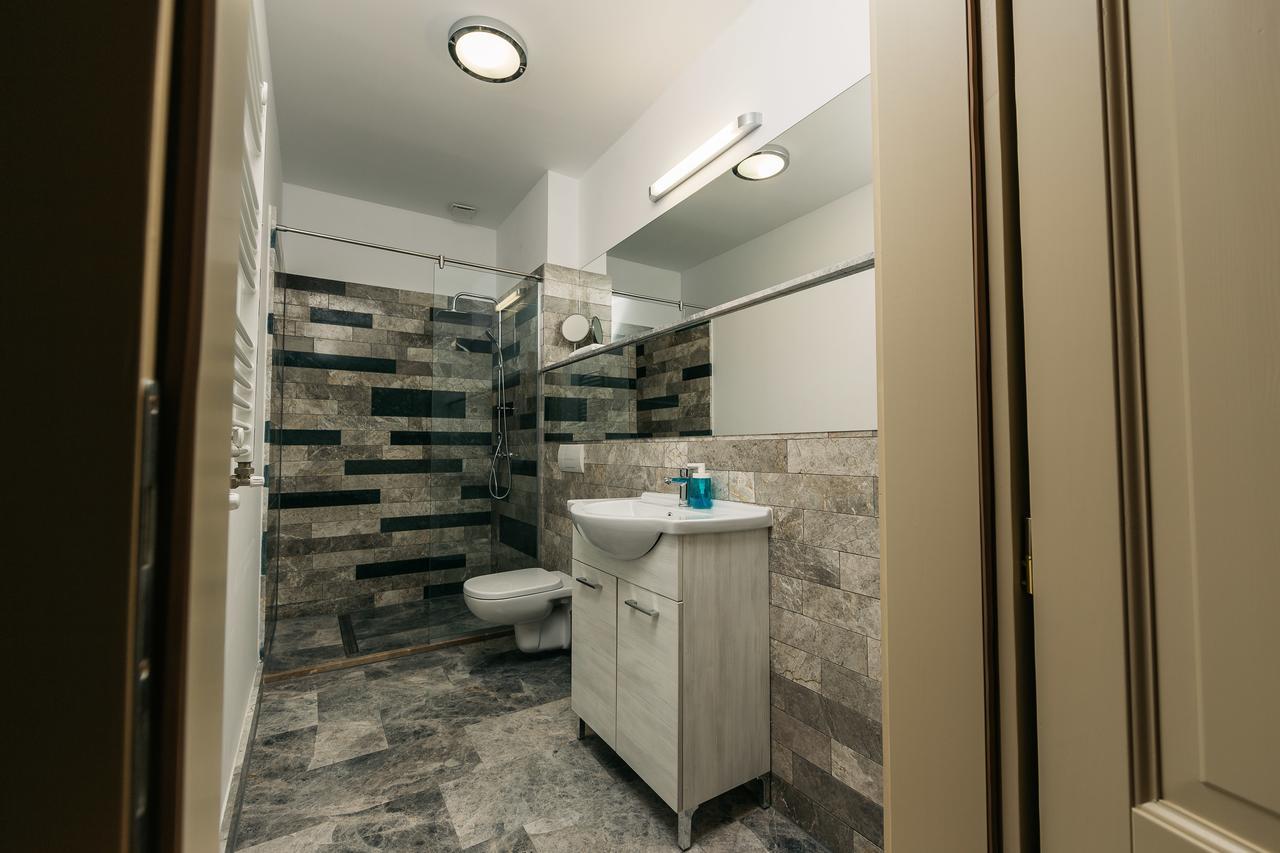 Yellowboot Aparthotel Sibiu Bagian luar foto