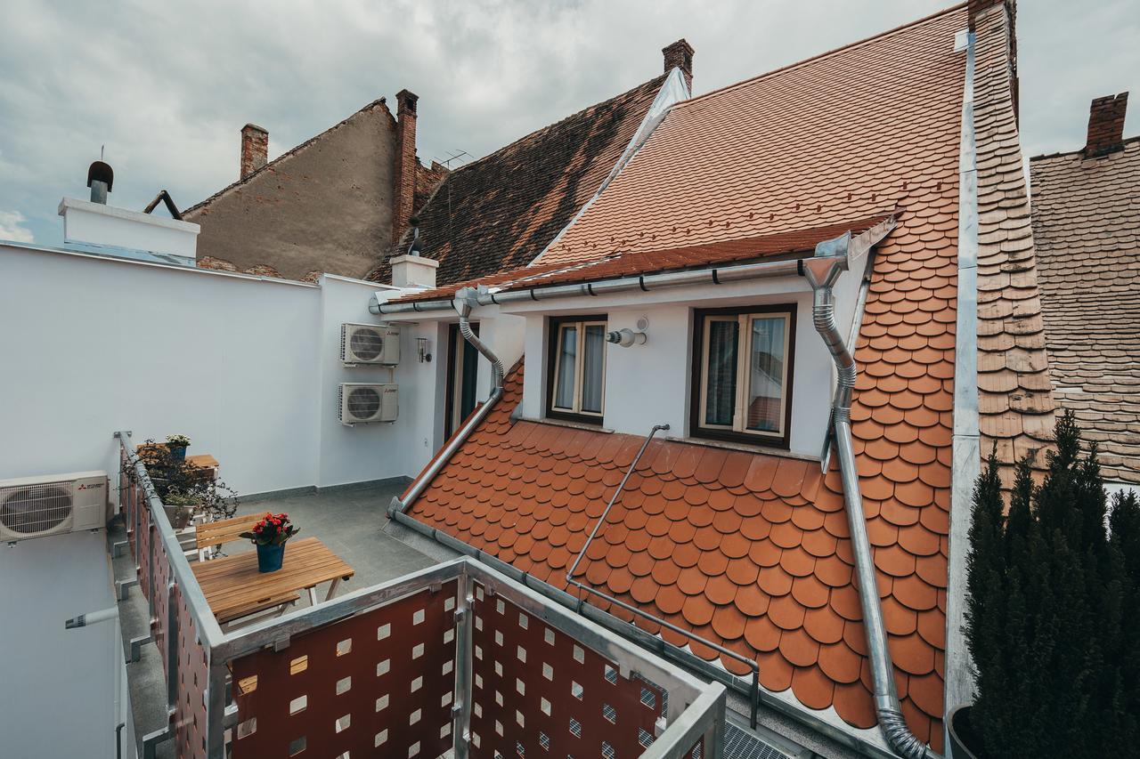 Yellowboot Aparthotel Sibiu Bagian luar foto