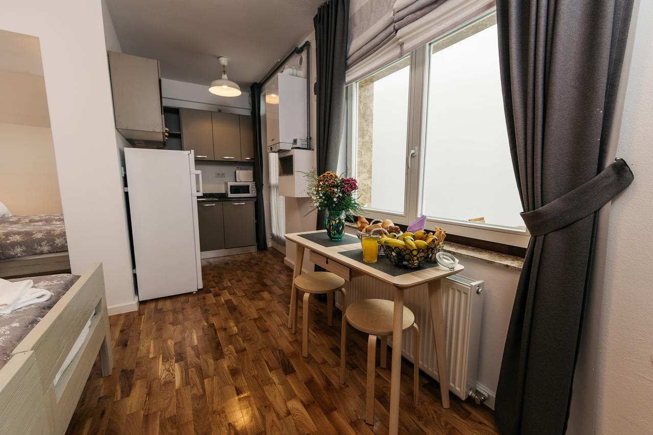 Yellowboot Aparthotel Sibiu Bagian luar foto