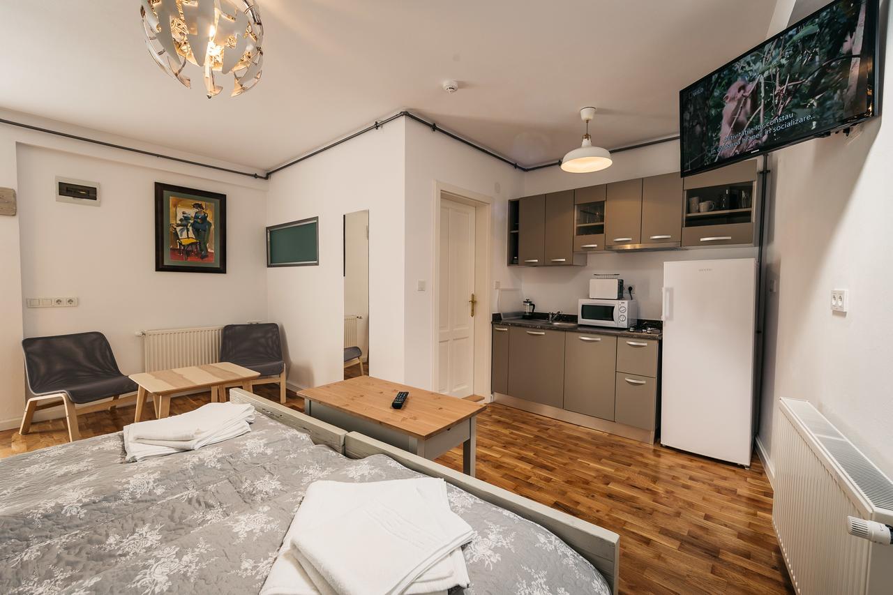 Yellowboot Aparthotel Sibiu Bagian luar foto