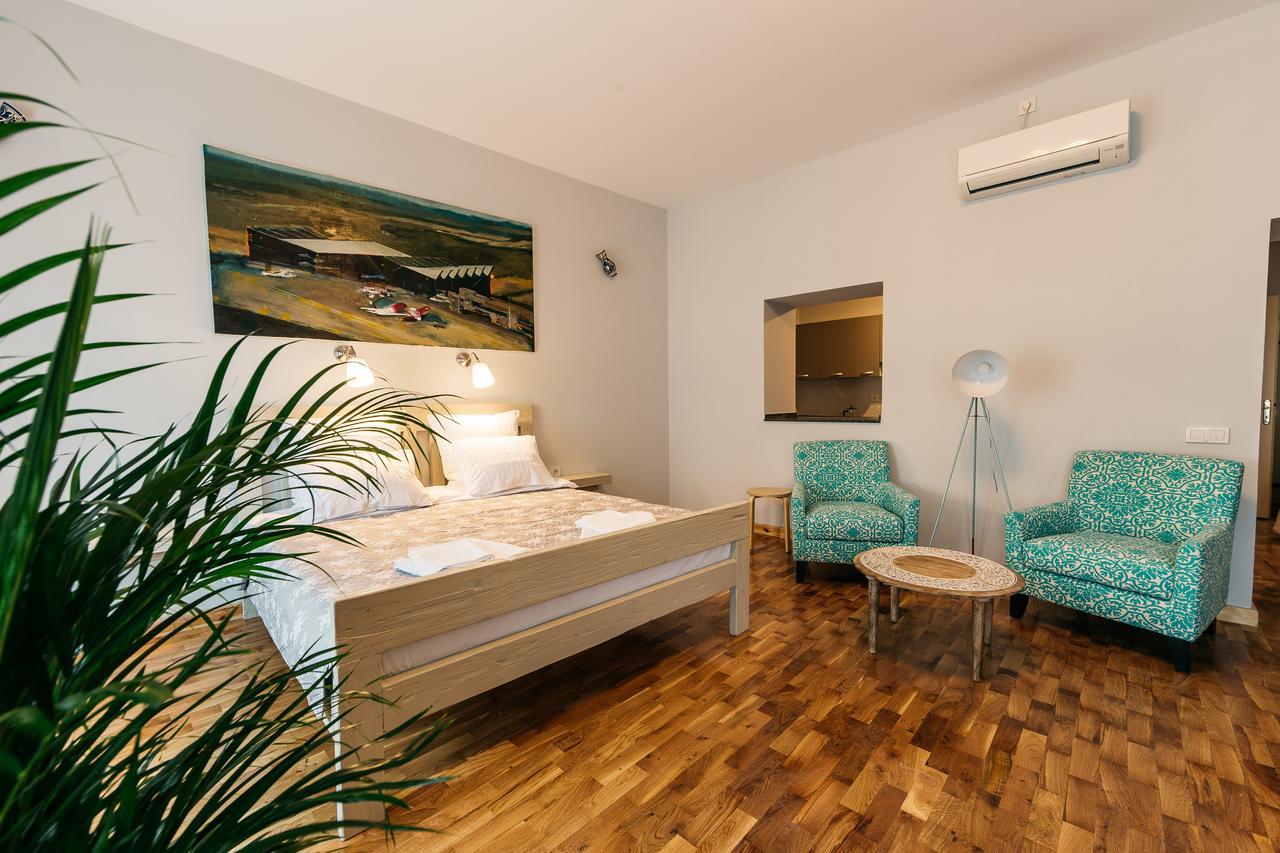Yellowboot Aparthotel Sibiu Bagian luar foto