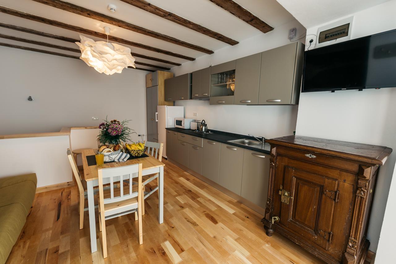 Yellowboot Aparthotel Sibiu Bagian luar foto