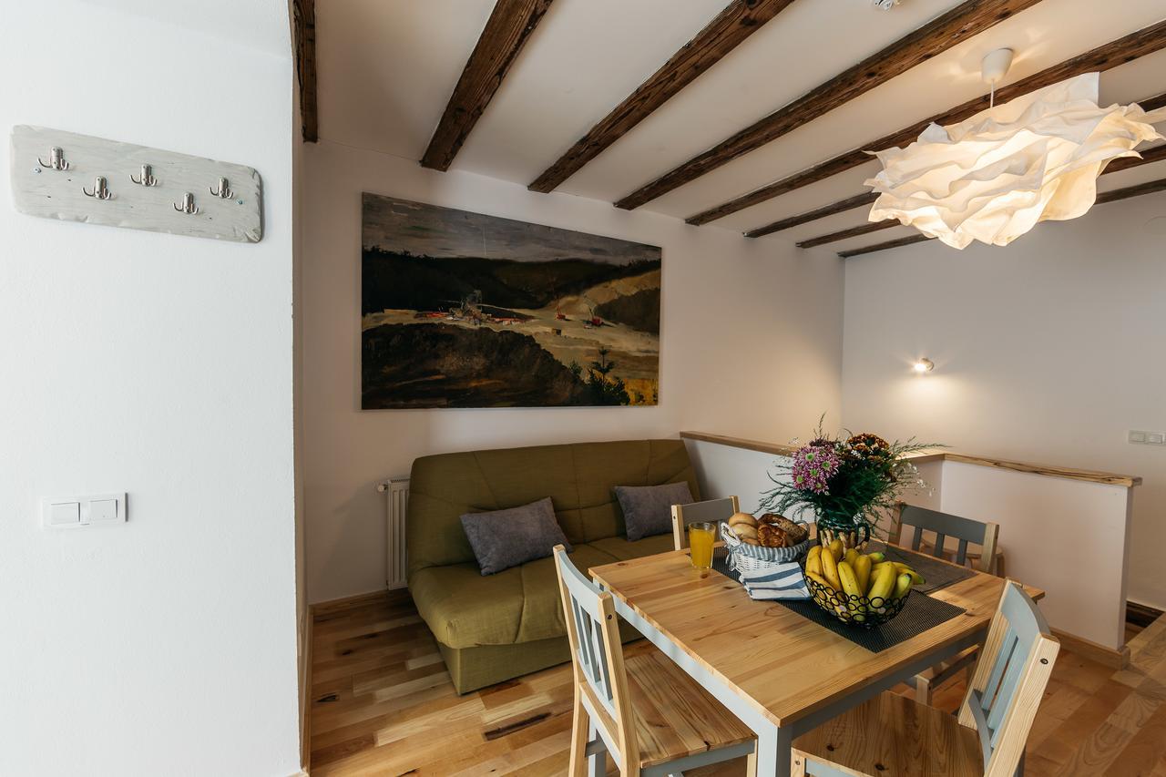 Yellowboot Aparthotel Sibiu Bagian luar foto