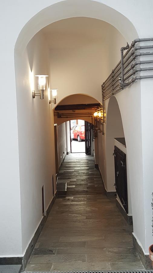 Yellowboot Aparthotel Sibiu Bagian luar foto
